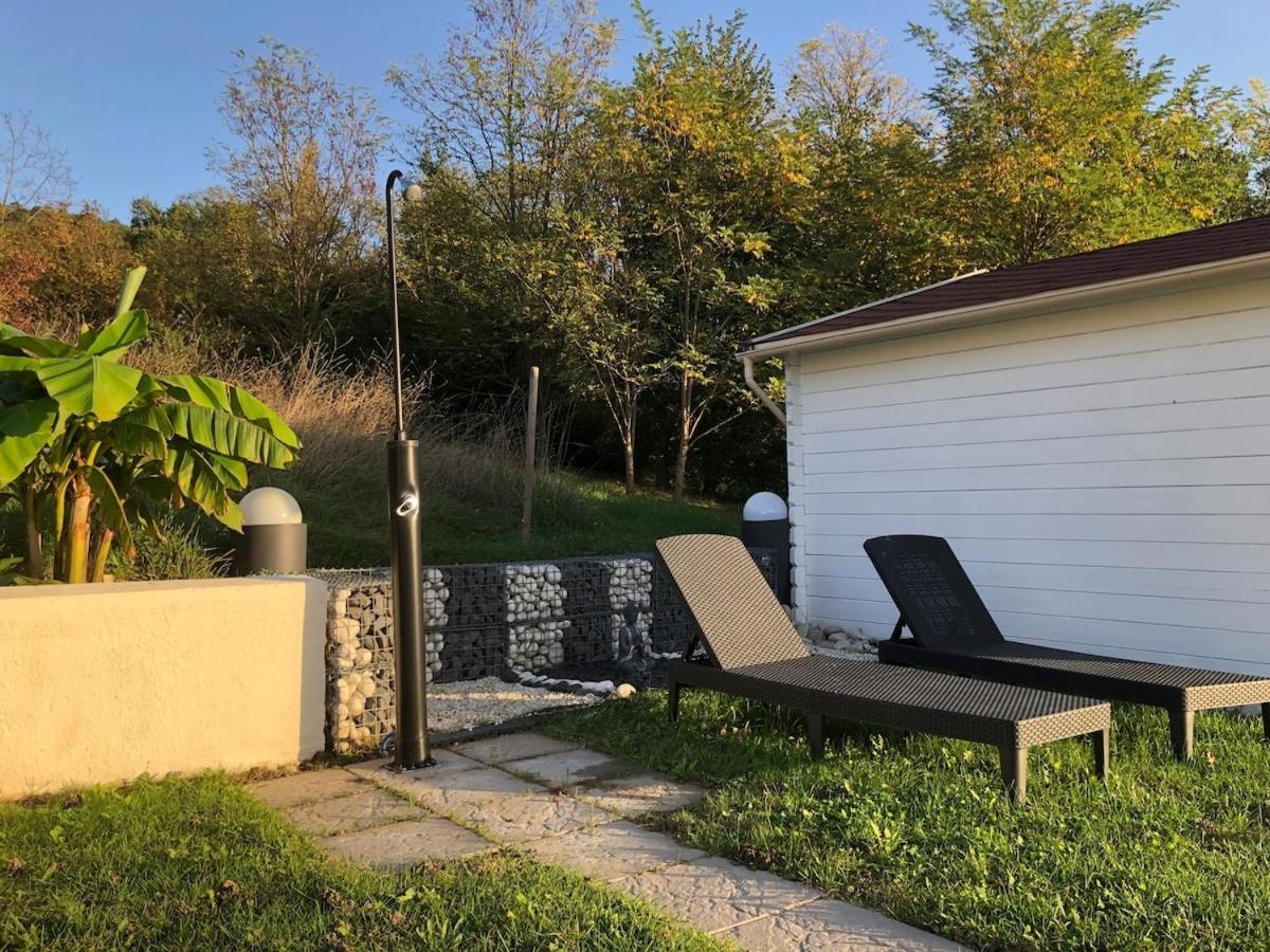 Maison De Vacances Avec Ses Petits Chalets Aouste-sur-Sye Kültér fotó