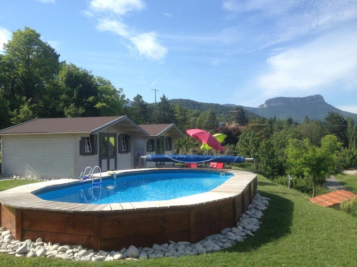 Maison De Vacances Avec Ses Petits Chalets Aouste-sur-Sye Kültér fotó