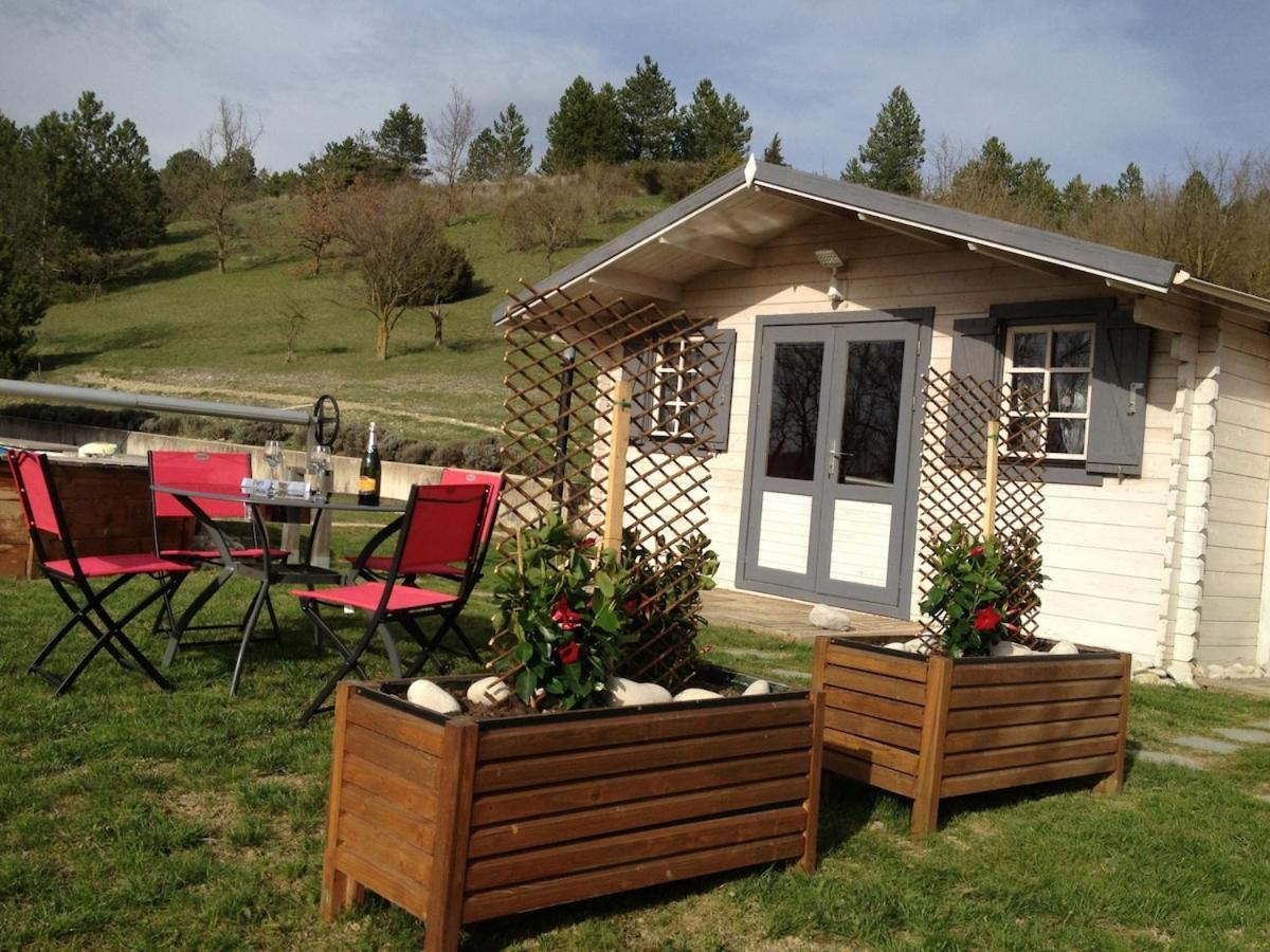 Maison De Vacances Avec Ses Petits Chalets Aouste-sur-Sye Kültér fotó